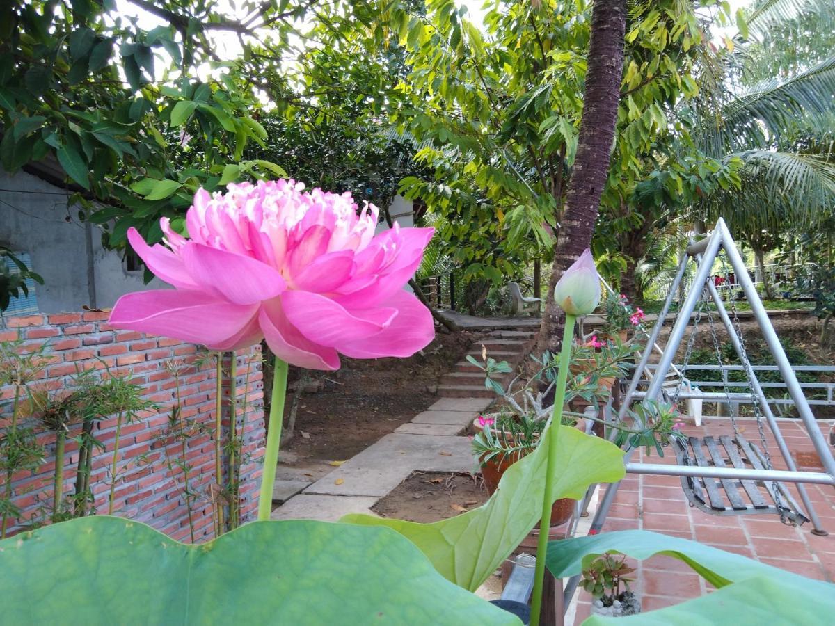 Quoc Phuong Riverside Homestay Ben Tre Exterior photo