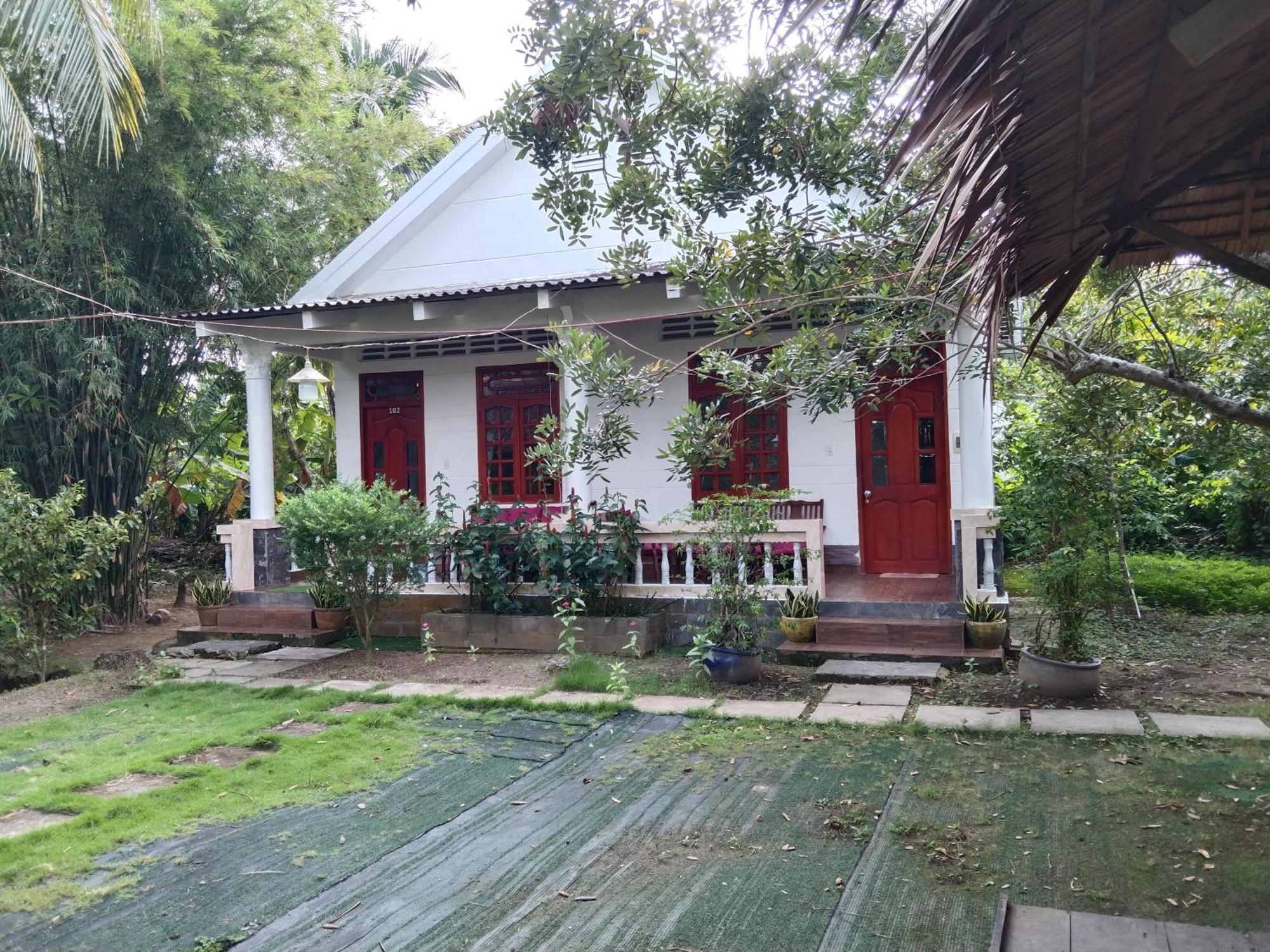 Quoc Phuong Riverside Homestay Ben Tre Exterior photo