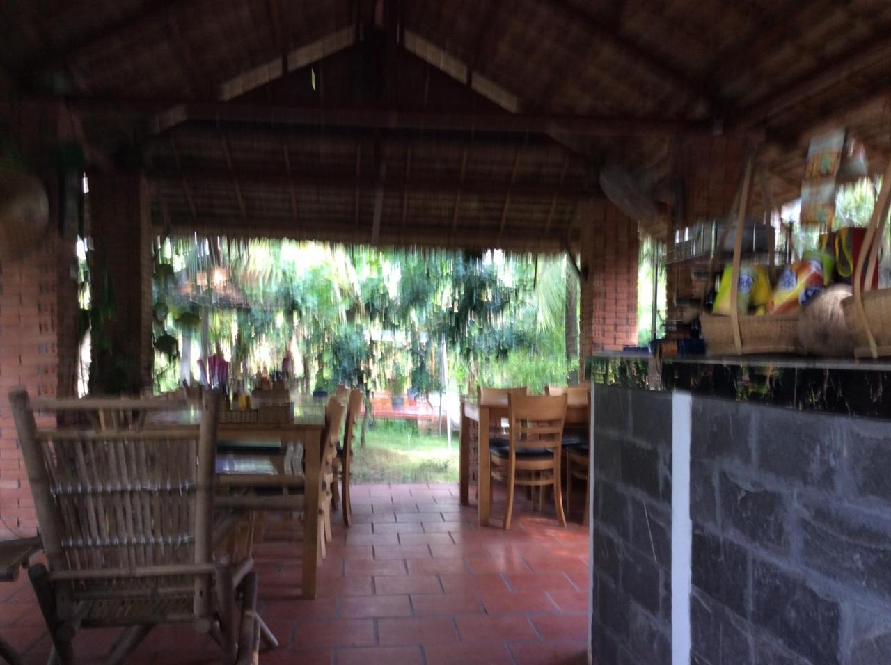 Quoc Phuong Riverside Homestay Ben Tre Exterior photo