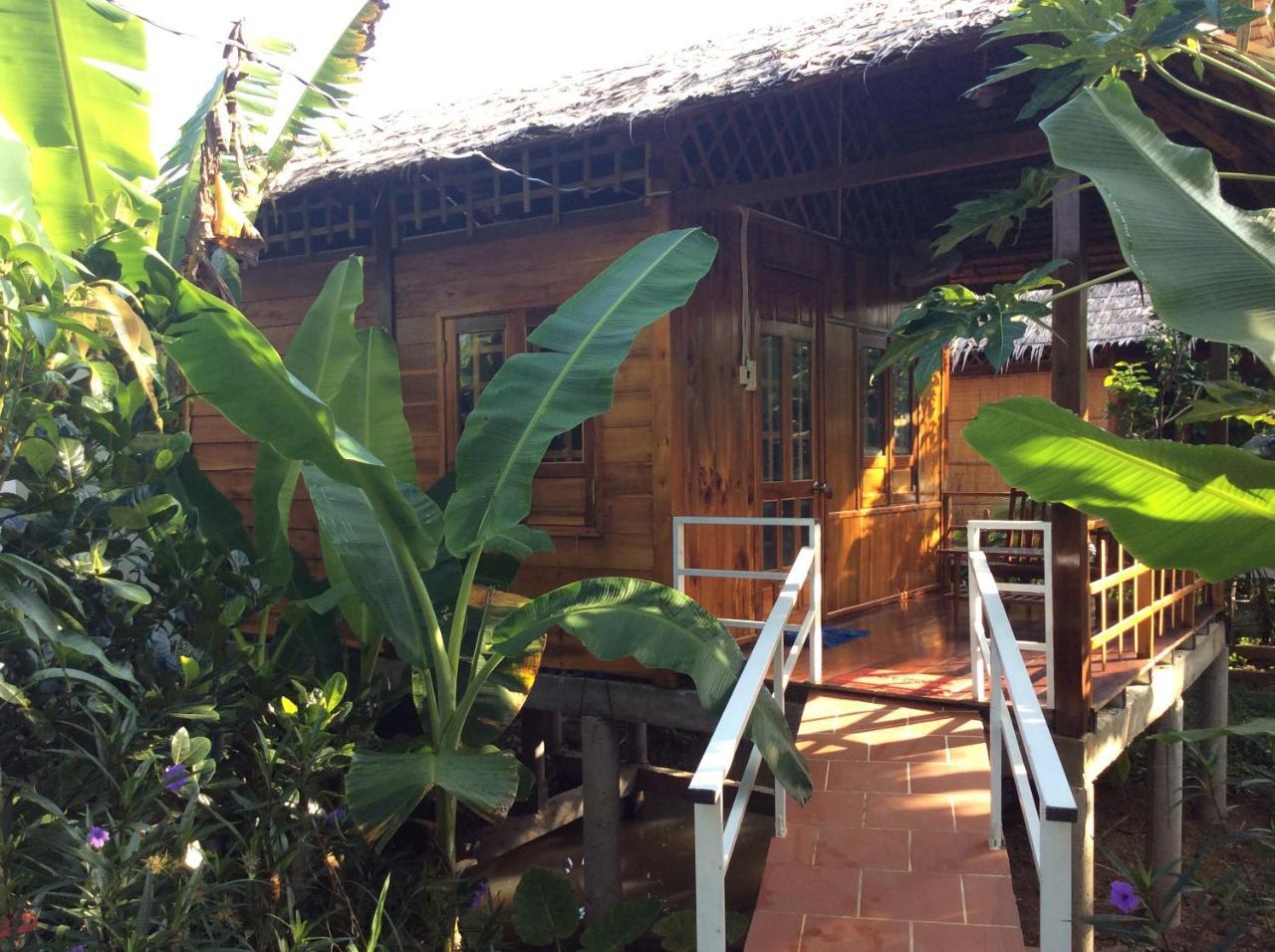 Quoc Phuong Riverside Homestay Ben Tre Exterior photo