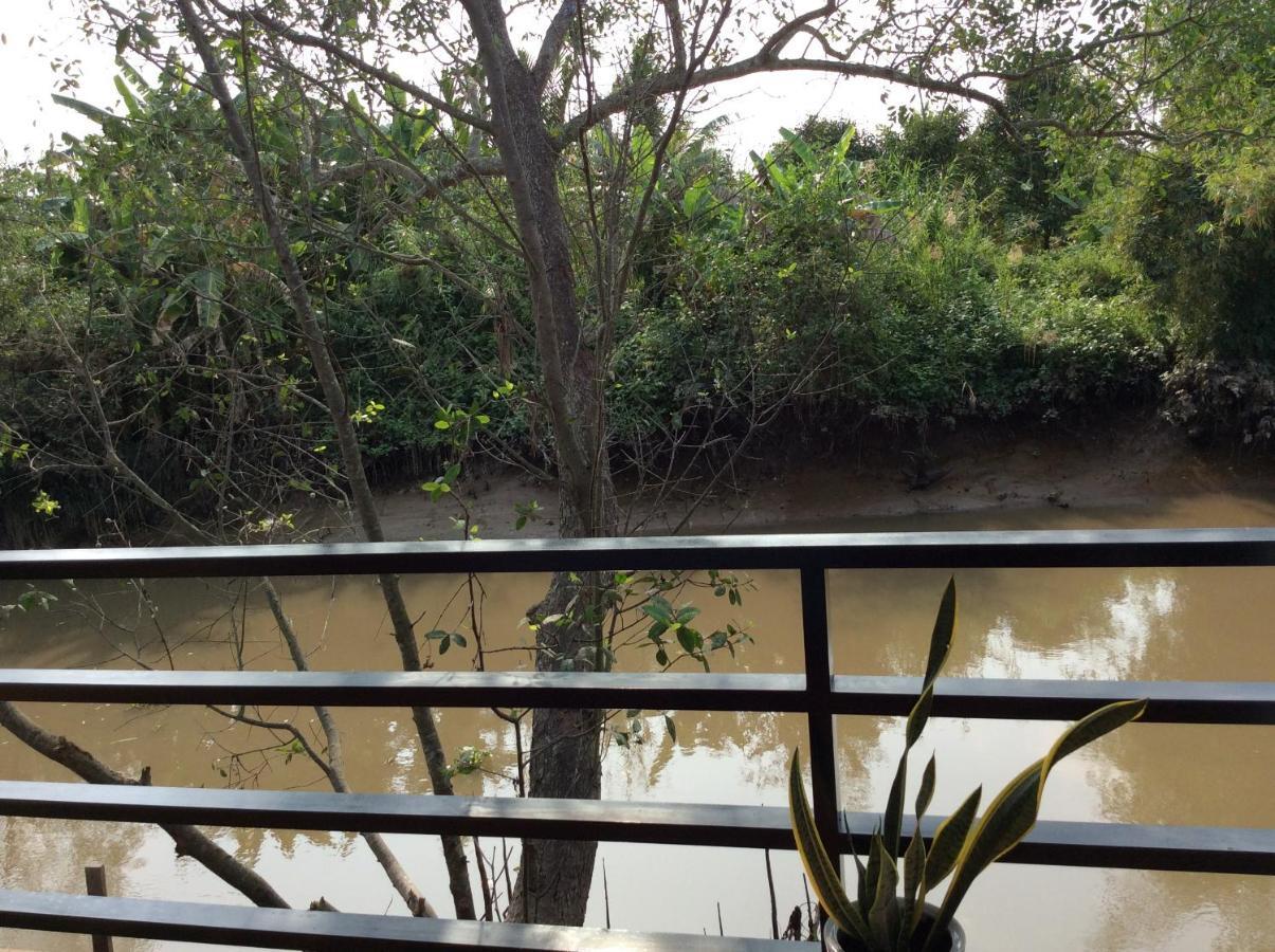 Quoc Phuong Riverside Homestay Ben Tre Exterior photo
